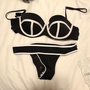 VS bikini